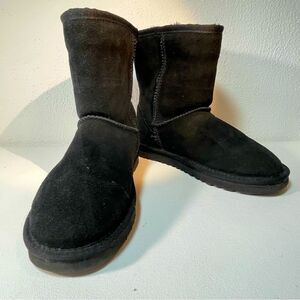 Black UGG size 4 or 5